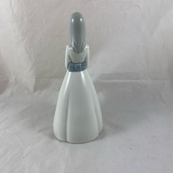 Vintage Girl Standing With Hat And Bow Porcelain Figurine Spain Porceval 9” Tall - Picture 5 of 12